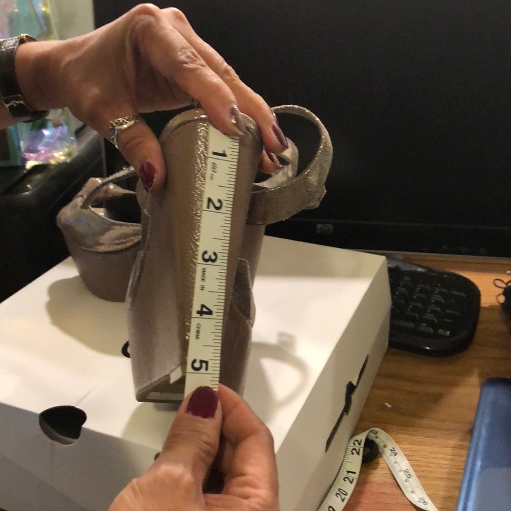 Wedge - Picture 5 of 5